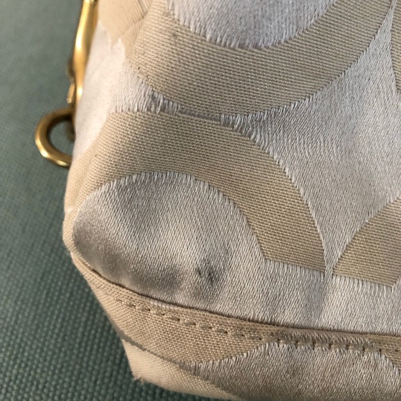 Coach Cream Shoulder Bag - Picture 3 of 6